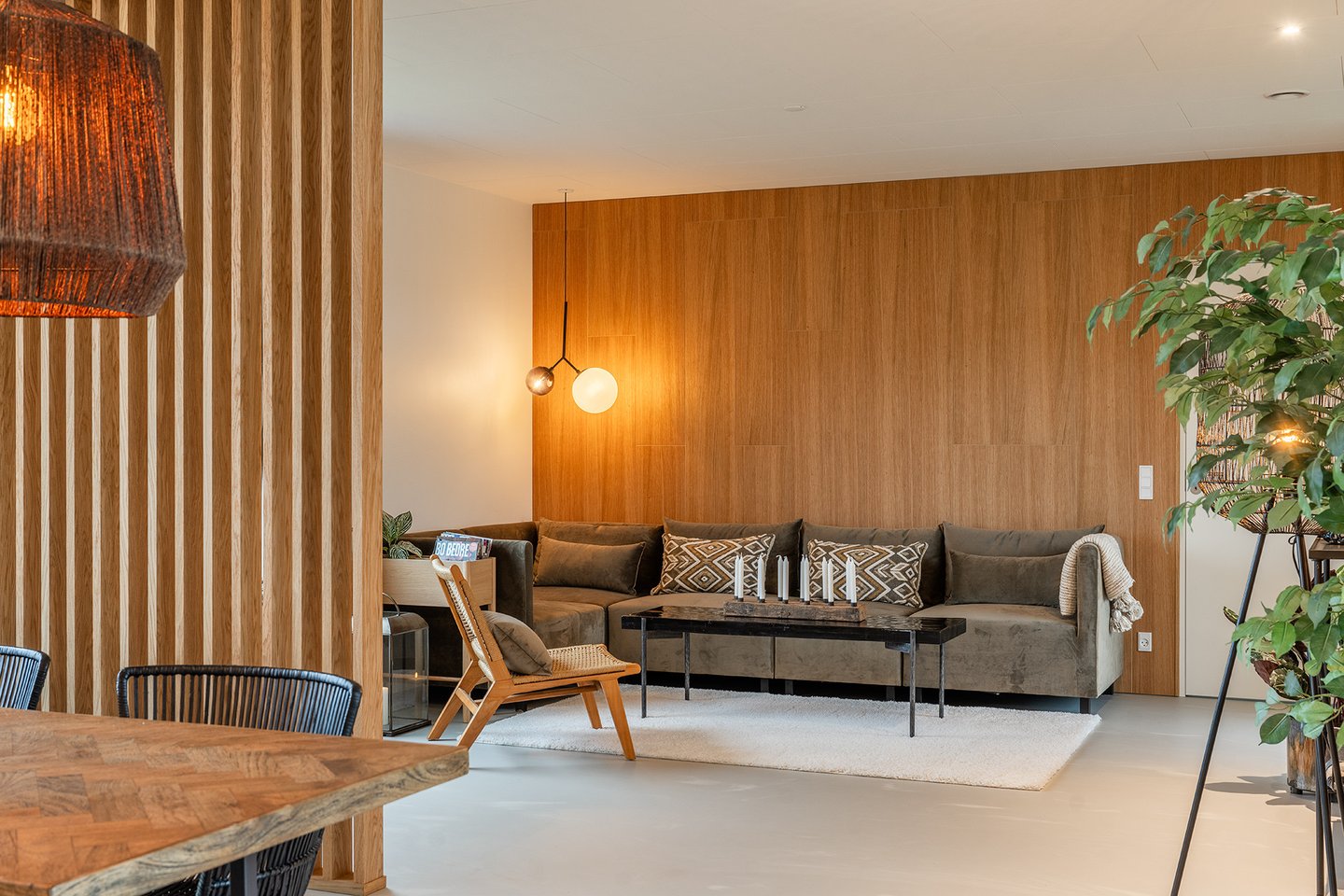 Medžio apdailos sprenidmai interjerui