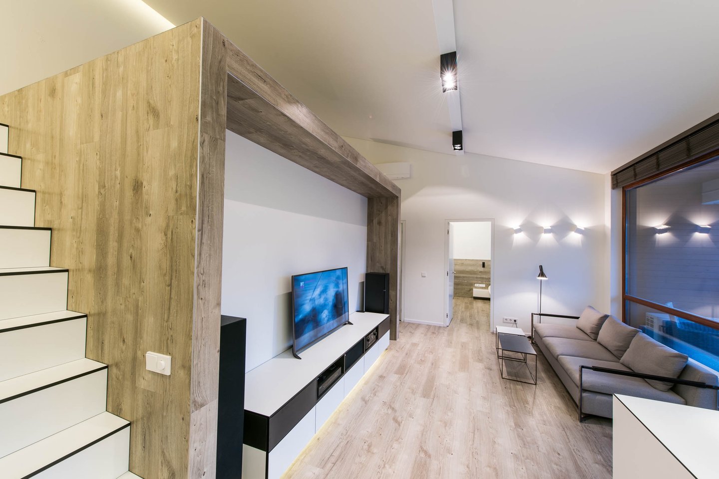 vinilinių grindų sprendimai interjere