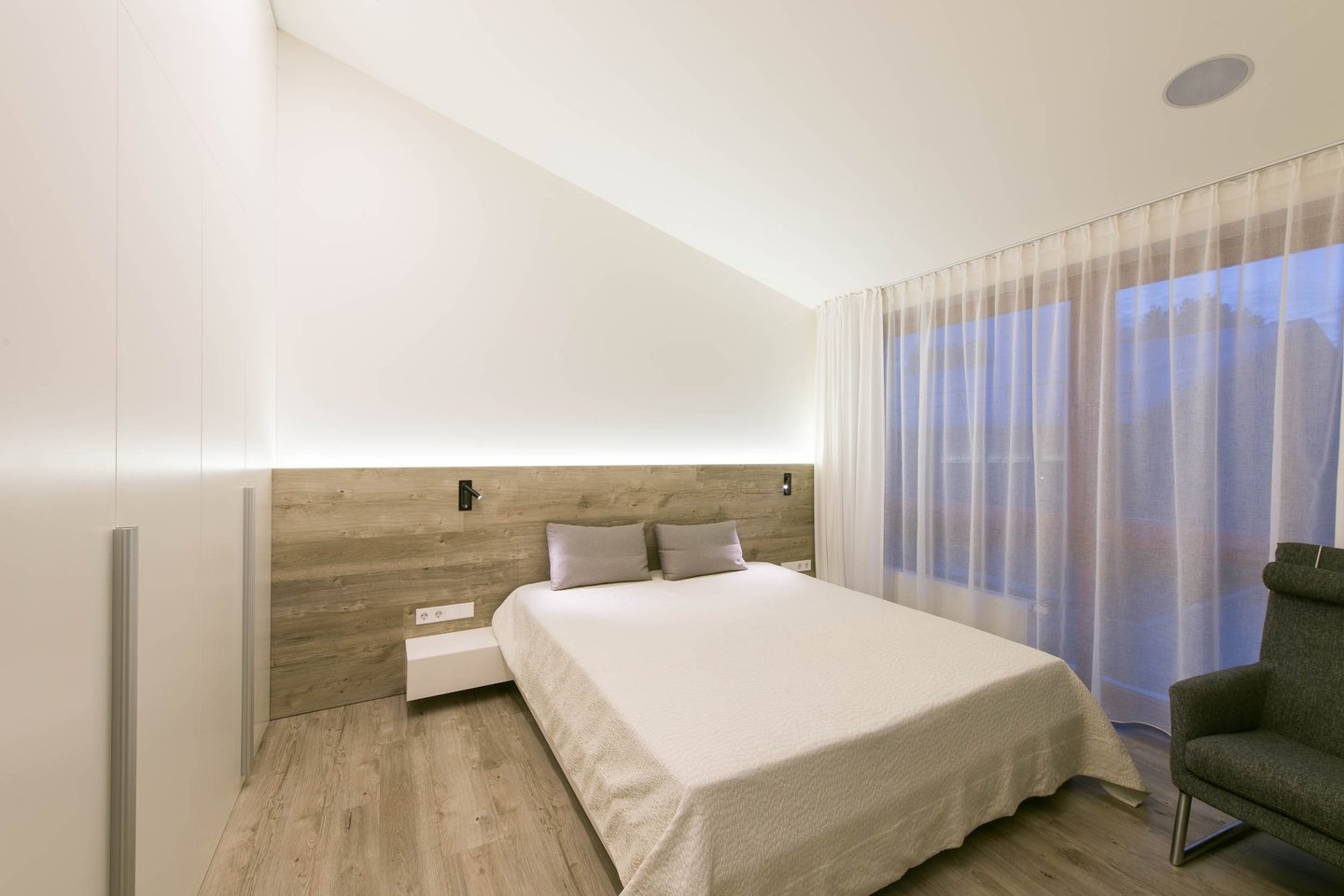 grindys ir sienos iš vinilo