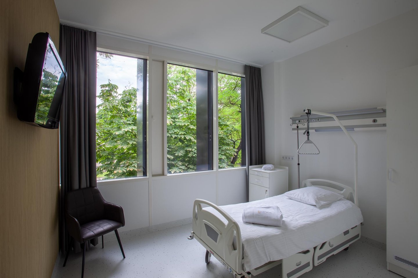 sienu apdaila medicinos istaigoms