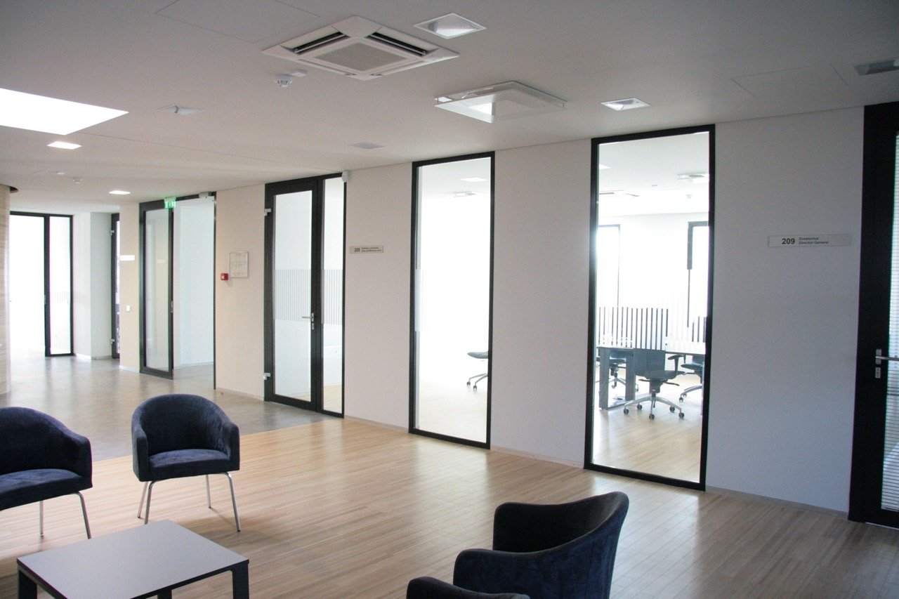 LVT grindu danga biure