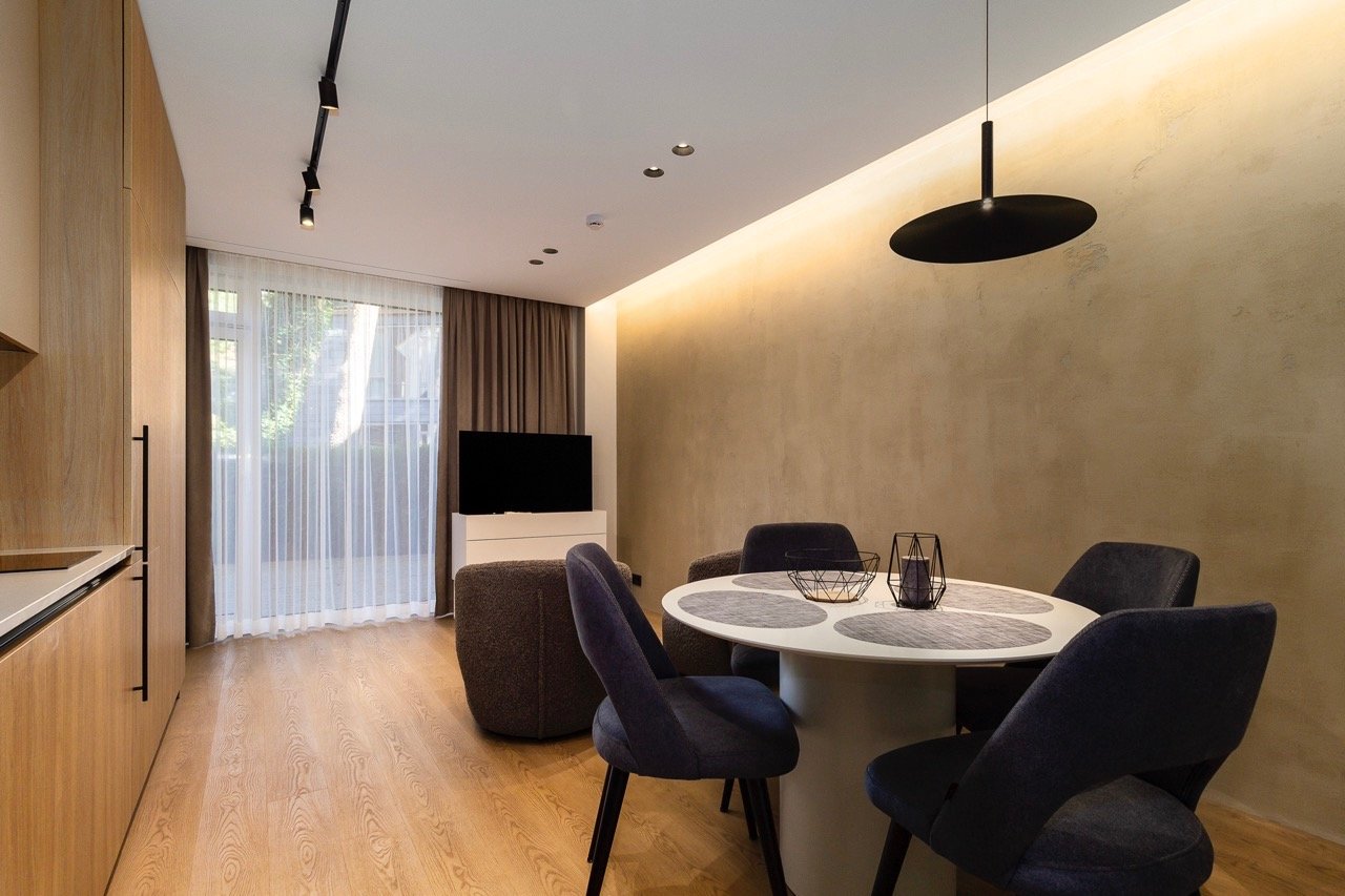 kokybiškos vinilinės gri