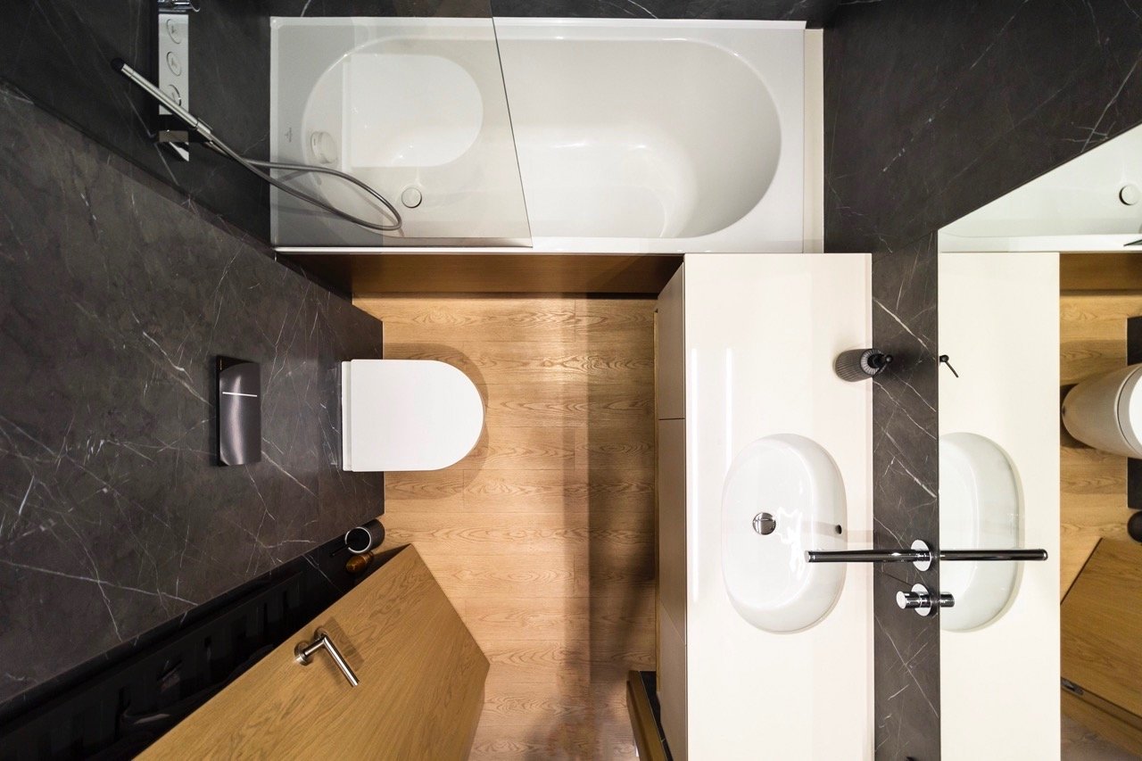 vinilo grindys vonioje