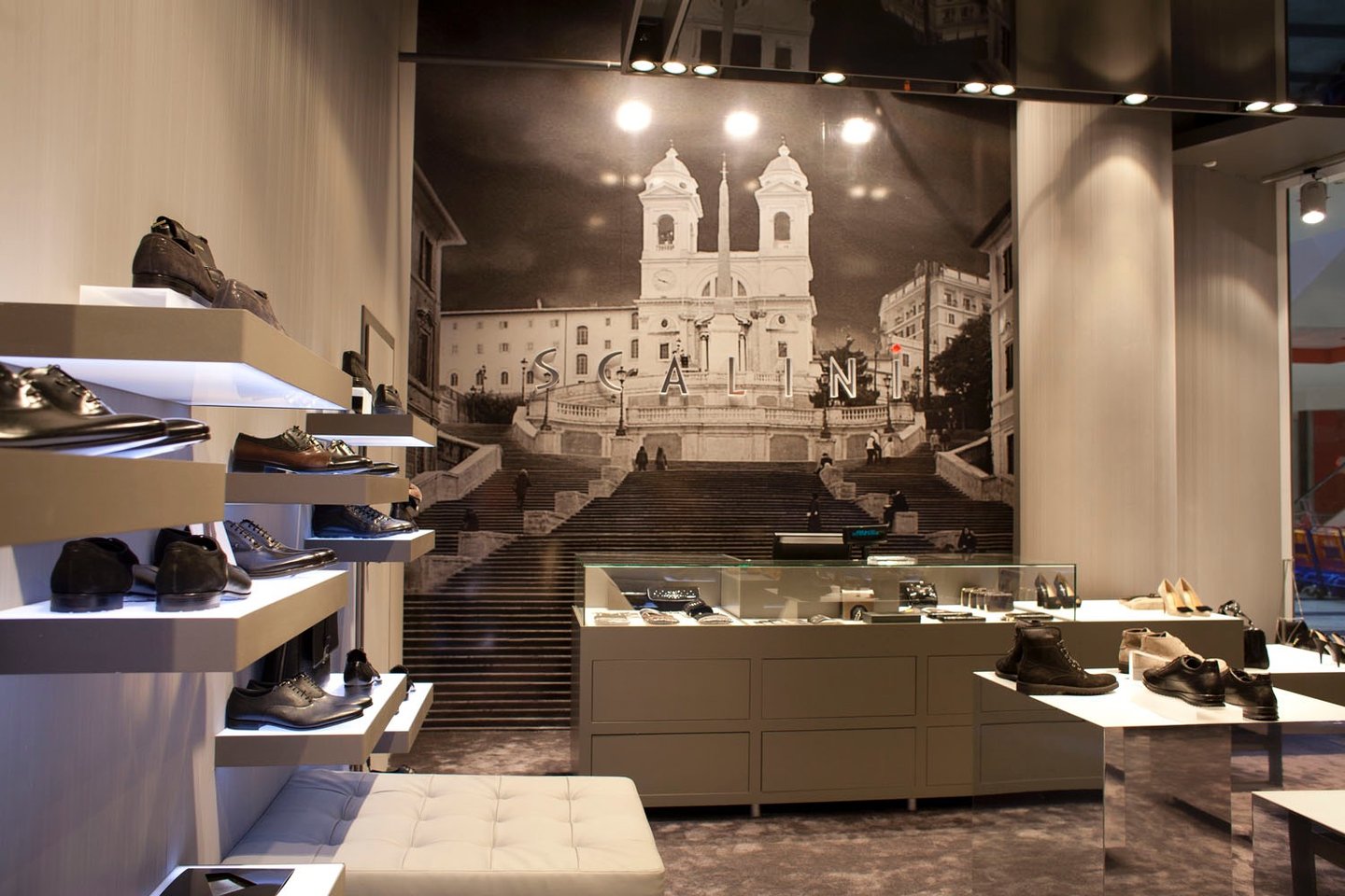 3D tapetai juostelemis