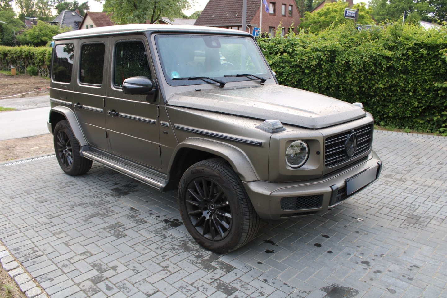 Luxus-Geländewagen zur professionellen Fahrzeugbewertung durch einen Kfz-Sachverständigen