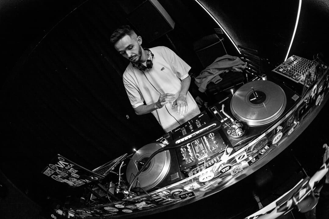 DJ WELK tocando em festa privada no Porto