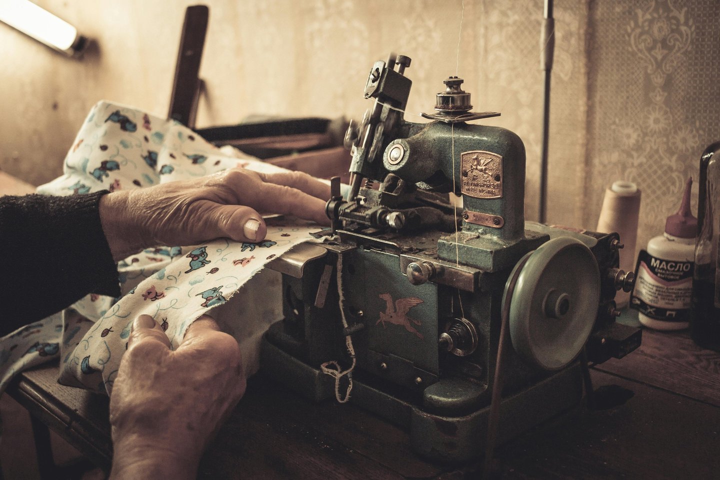 une vieille machine à coudre