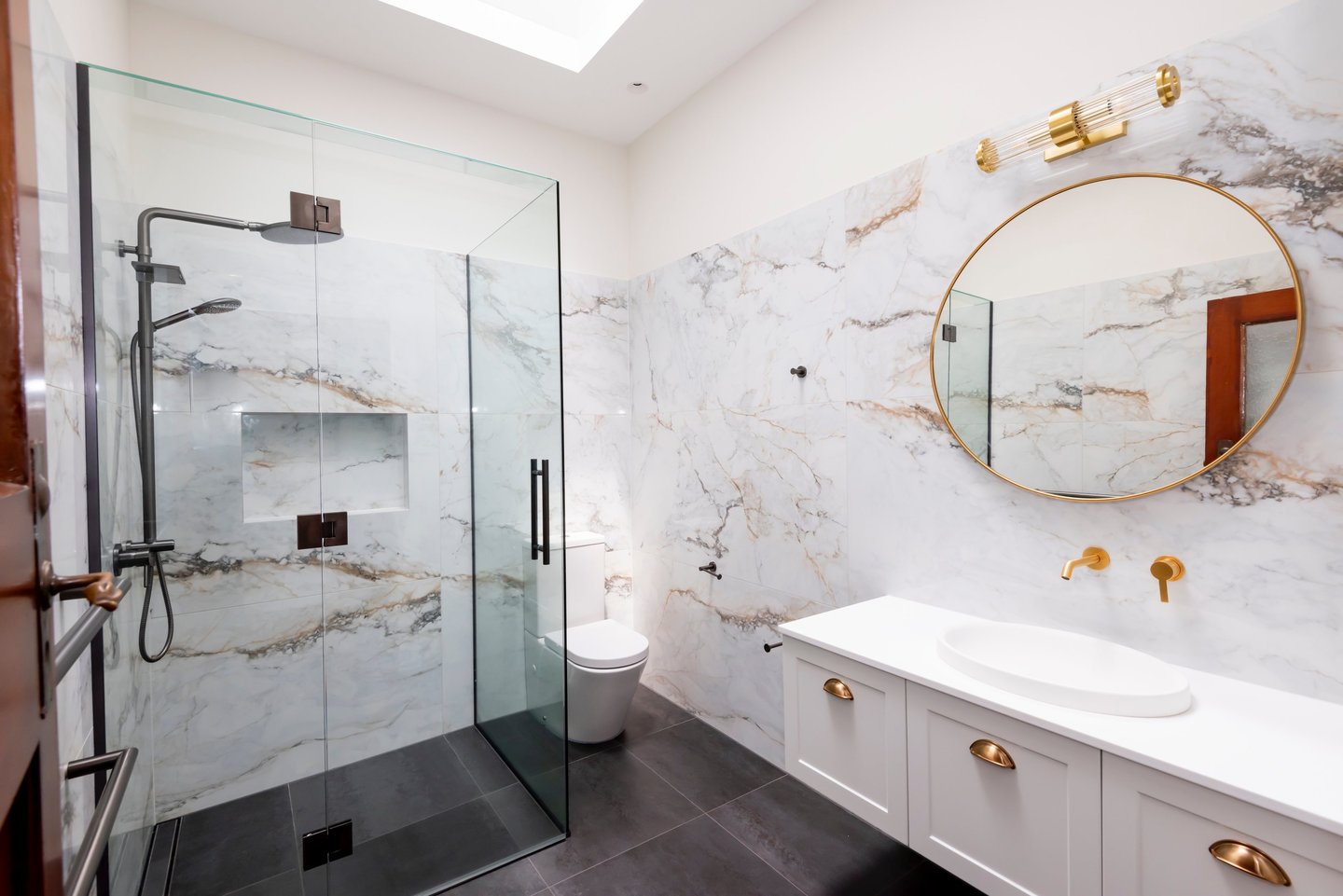 Marble Bathroom by Qualitas Builders in Auckland