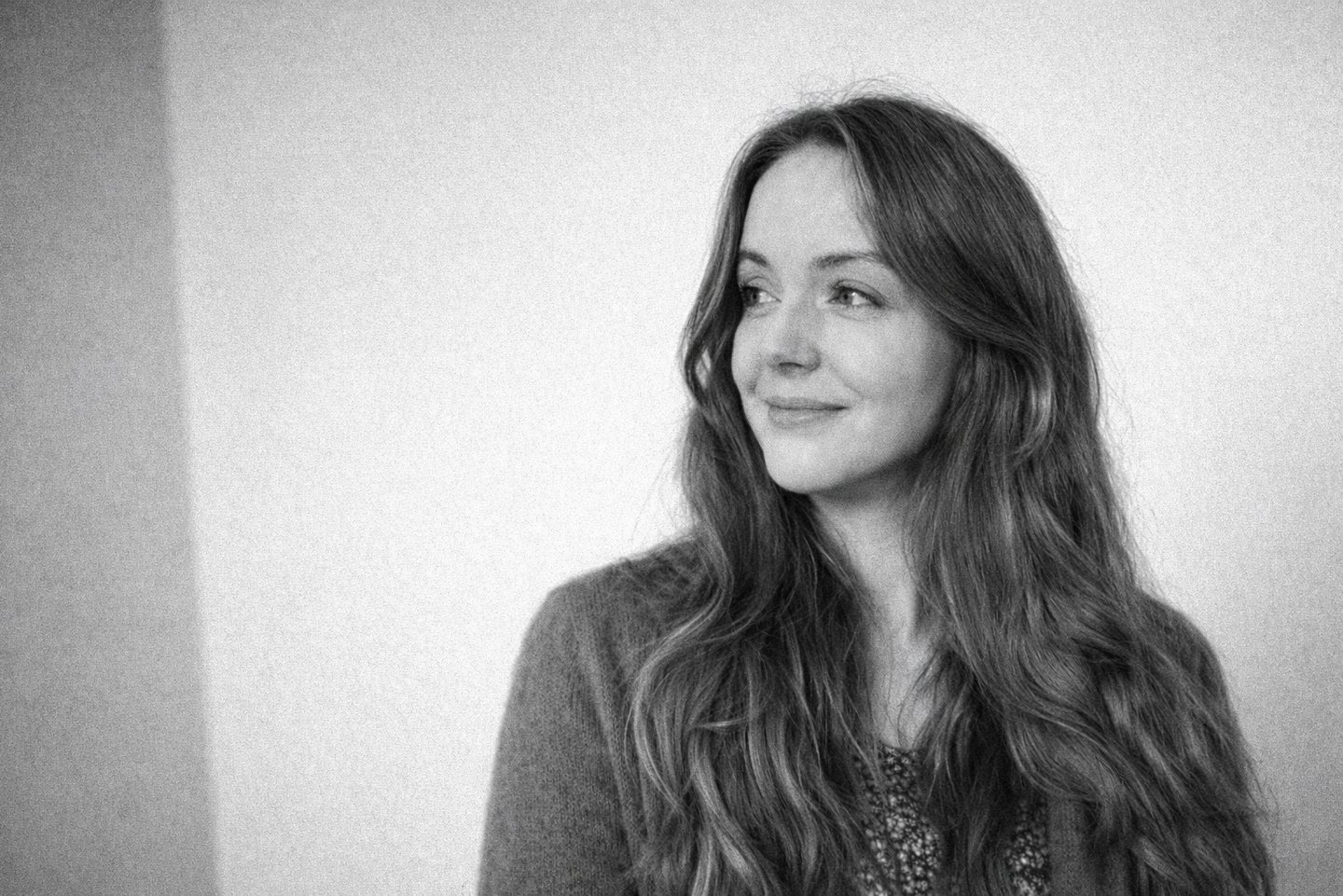 Photo portrait de Mathilde en charge du marketing, du branding et du community management de Tuuk studio