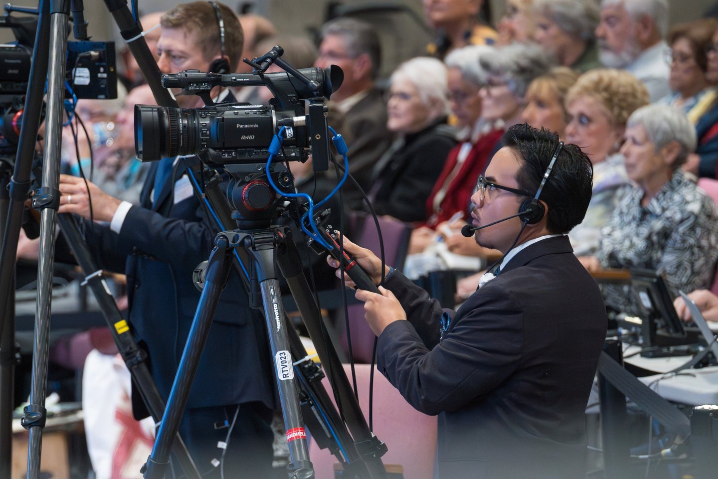 Convention event photography corporate event. Capture It LLC Photographer Sam Hughes Salem, Oregon.