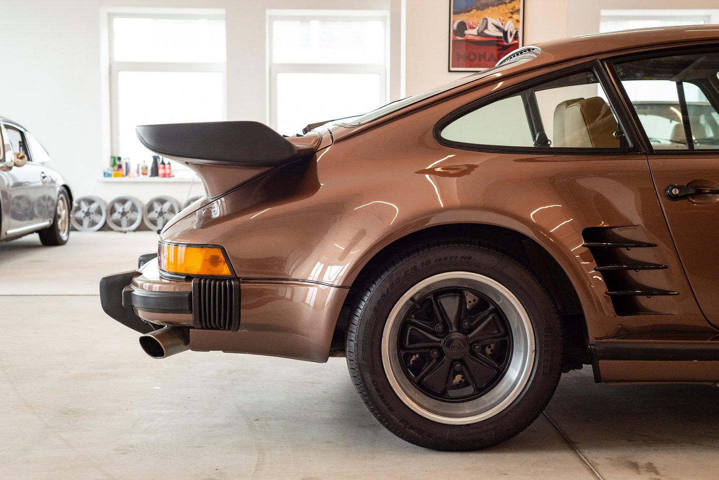 Porsche 930 Turbo rear vents