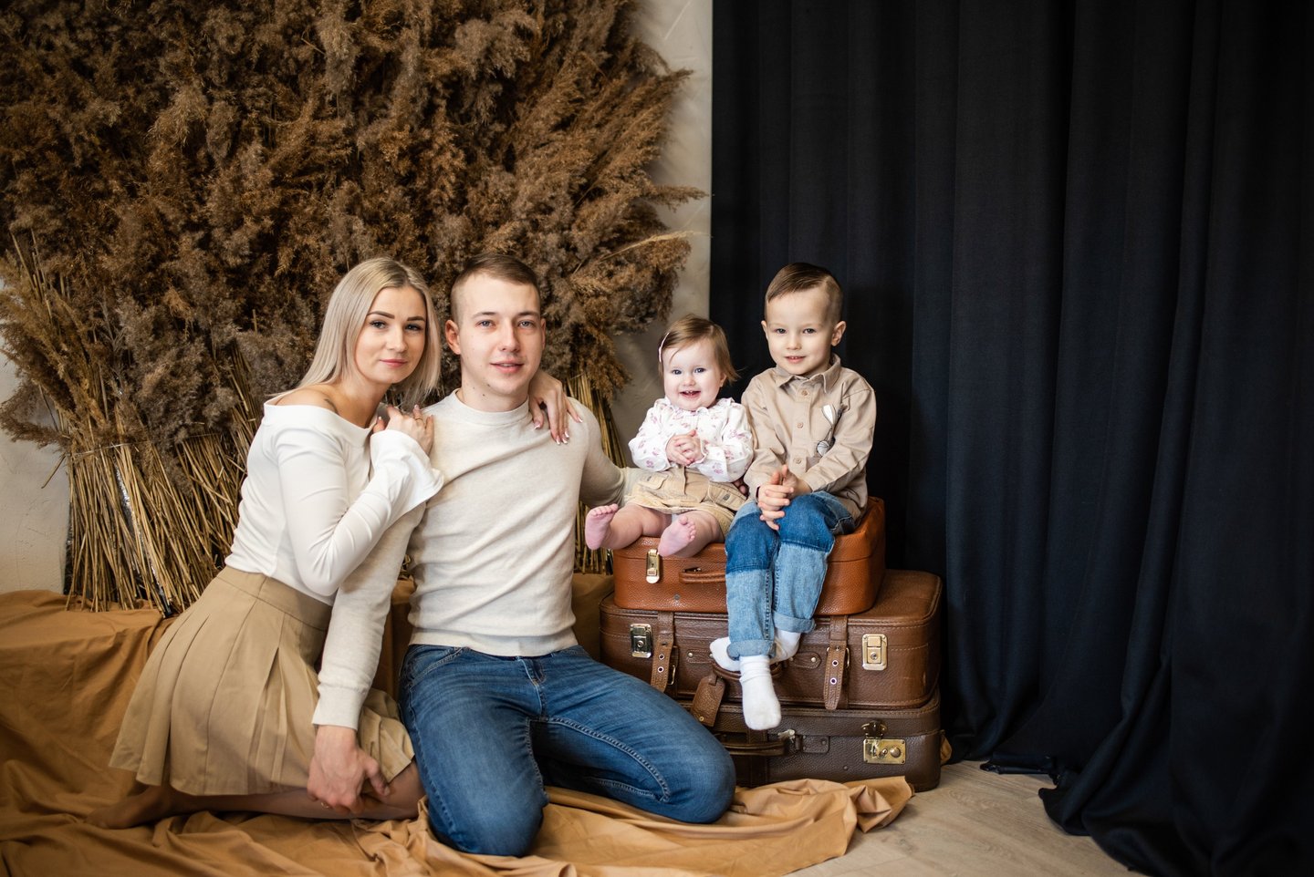 Šeimos fotosesija studijoje