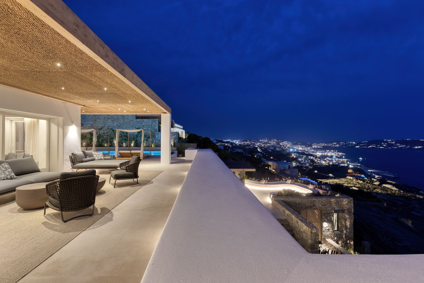 Mykonos Silver Breeze Villa (photo courtesy of Expedia)