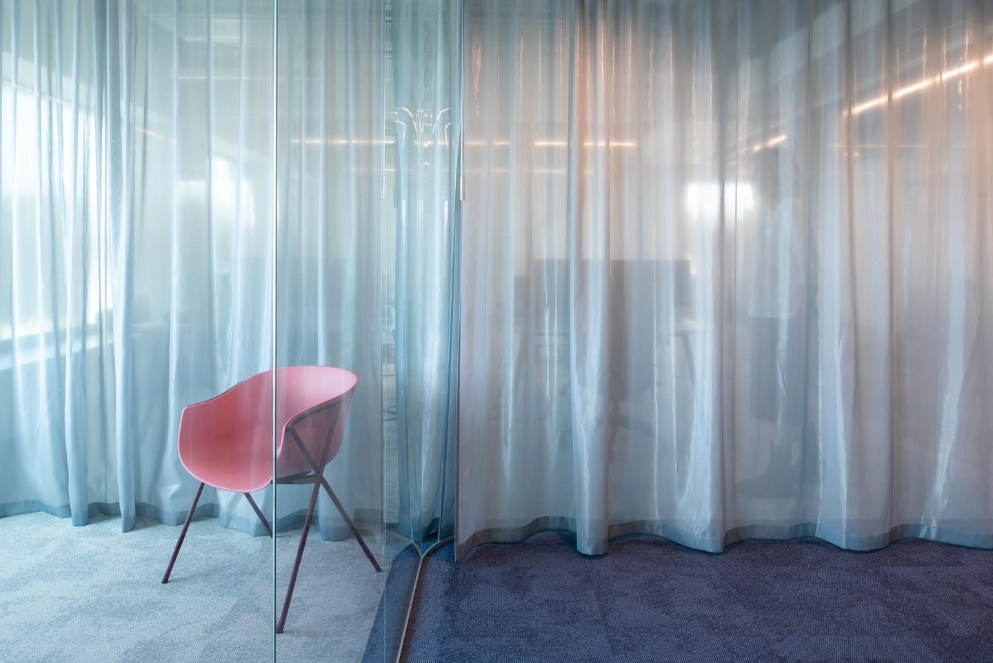 dieniniai uzuolaidiniai akustiniai audinai