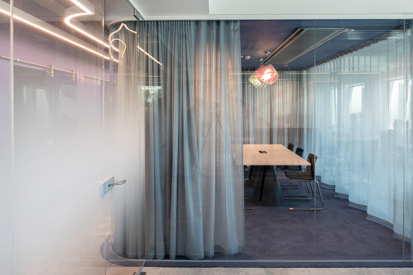 akustines dienines uzuolaidos