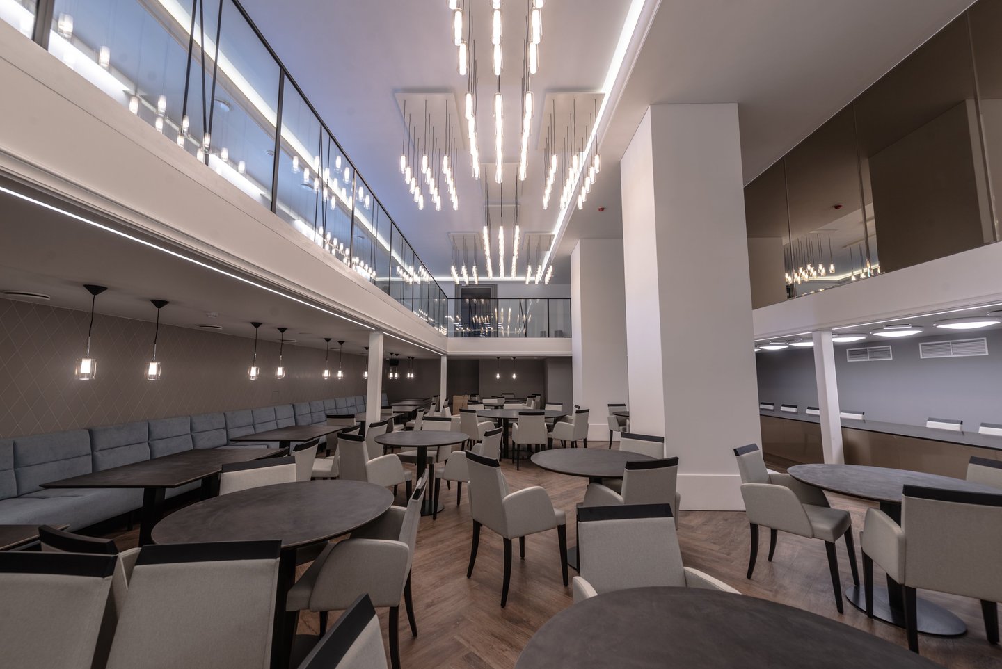 vinilo grindys restorane