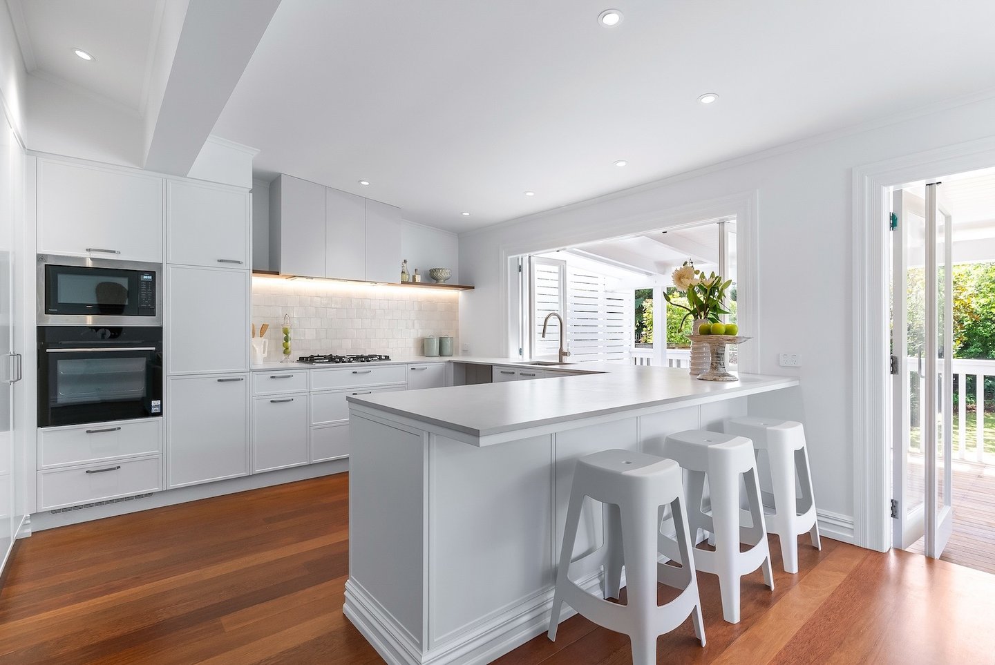 u-shape kitchen layout - Renovation by Qualitas Builders Auckland