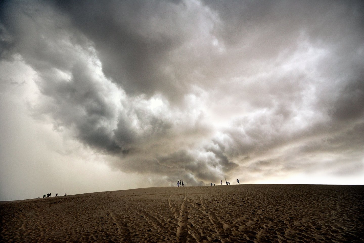 Un orage sur les lençois dans le Maranhao au Brésil