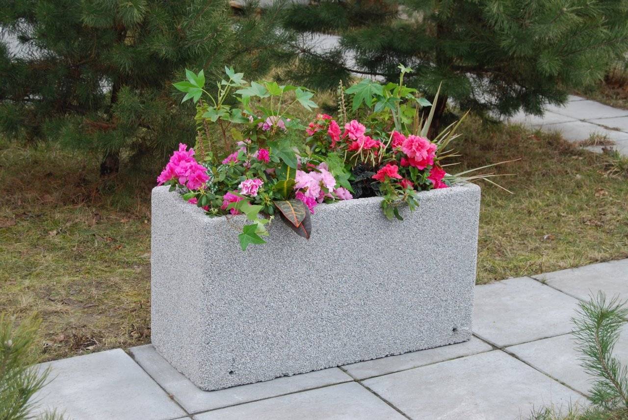 Betoninės lauko gėlinės