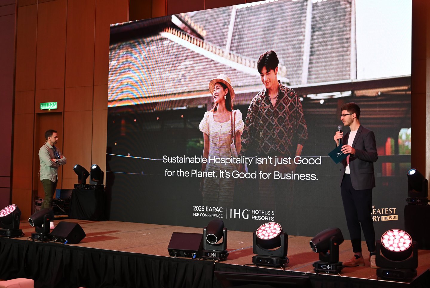 Rémi Lefèvre speaking on a stage at the IHG EAPAC F&B Conference about Sustainability in Hospitality