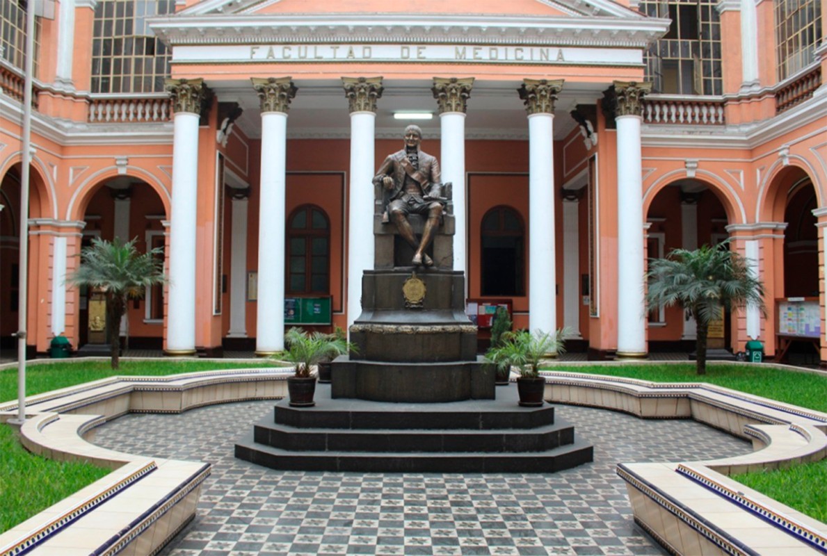 Facultad de Medicina san fernando de la Universidad San Marcos, donde el Dr. Tafur realizo su formación como especialista