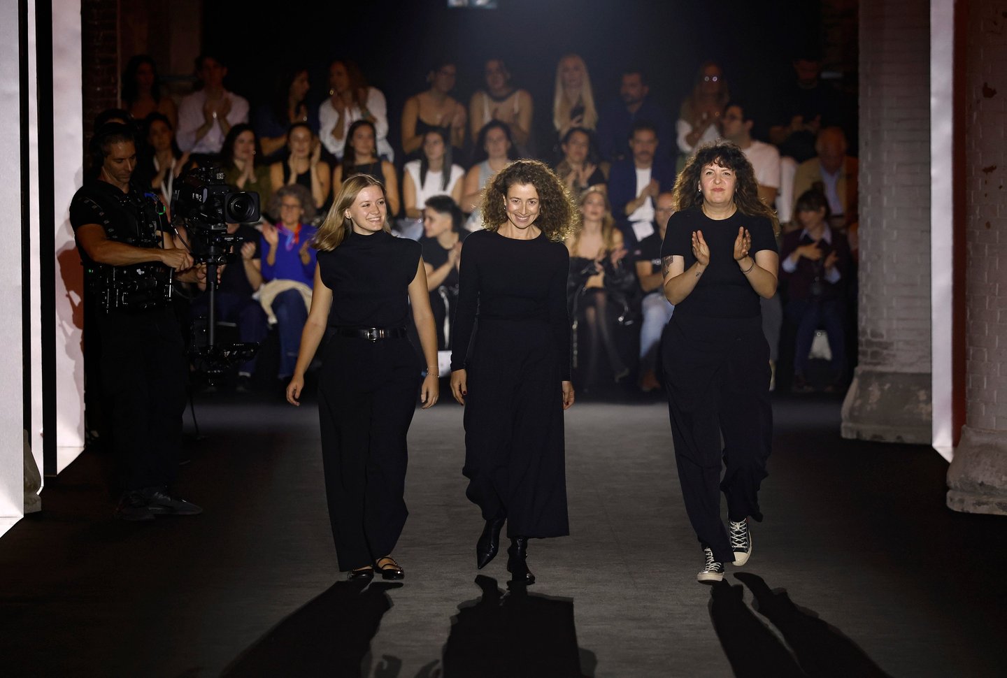 080 Barcelona Fashion - desfile de escorpión