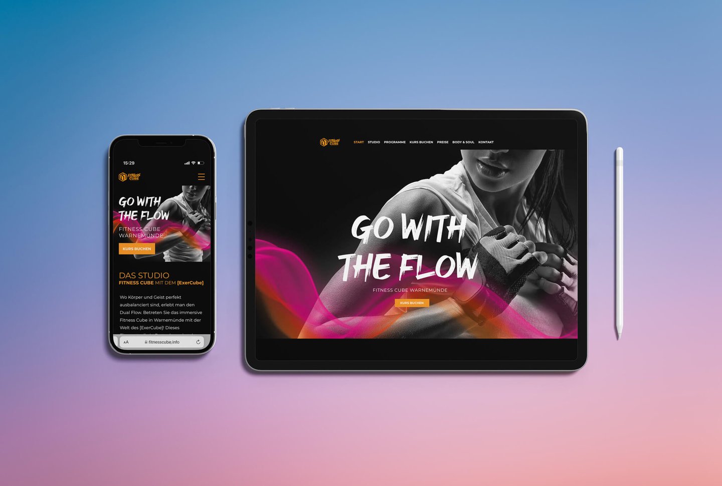 drei smartphones mit bildern einer fitness website