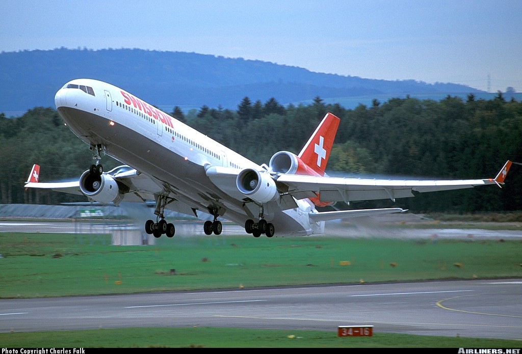 Swissair MD-11 in ZRH