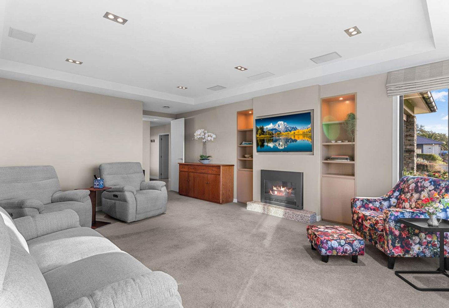 Flooring project living room before