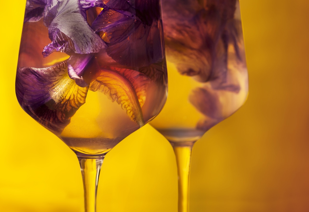 Introduction to Still Life Photography: How to Capture Everyday Beauty with Timeless Elegance