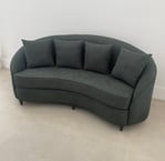 Sofa curvo feito sob medida em tom verde esmeralda design moderno