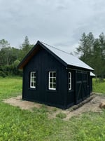 Ein Gartenhaus in Schwedenrot ist nicht nur ein echter Hingucker, sondern auch eine traditionelle un