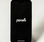 pexels-cellphone