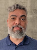Cesar Felicio, mentor da Além da Tormenta, especialista em transformação pessoal e espiritual