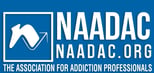 Logo da NAADAC (The Association for Addiction Professionals)