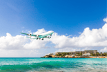 Avión aterrizando en Sint Maarten