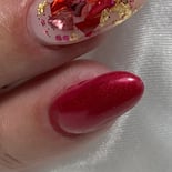 ongles incrustations nacre