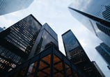 edificios altos de empresas
