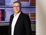 Profesionalūs verslo, linkedin portretai Vilniuje Kaune, dalykinė fotografija, asmeninis įvaizdis studijoje, darbo vietoje