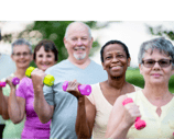 Personnes âgées faisant du sport