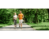 Homme et femme qui courent