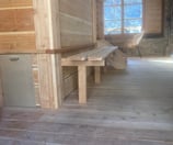 Entrée avec banc et patères