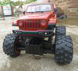 Jeep Rubicon sobre el agua