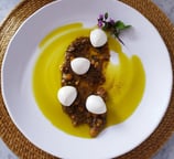 Mozzarella de Búfala e Pesto de Amêndoa Defumada