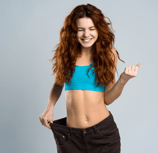 Mantenerse bien hidratado es esencial para el metabolismo y puede ayudar a controlar el apetito.
