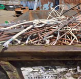 kupferrohe metallanklauf container voll kupfer