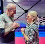Ludovic et Sandrine Bellemere, président et secrétaire-trésorière du club, en garde de boxe