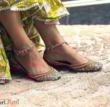 Handcrafted Floral Punjabi Jutti