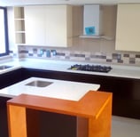 Cocina barnizada semi mate chocolate y beige