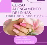 mão feminina com unha de gel